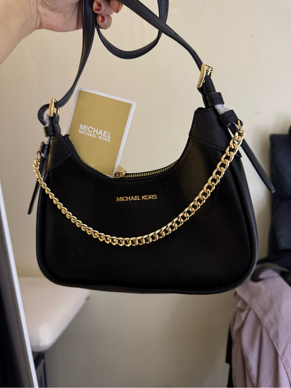 MICHAEL KORS Black Leather Shoulder Bag with Gold Chain Accents